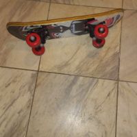 Продавам скейтборд. , снимка 2 - Скутери и тротинетки - 45388218