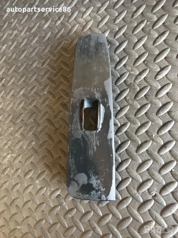 Рамка на превключвател за стъкло на дясна врата за KIA Opirus 3.5 (2006) 612W18610, снимка 1