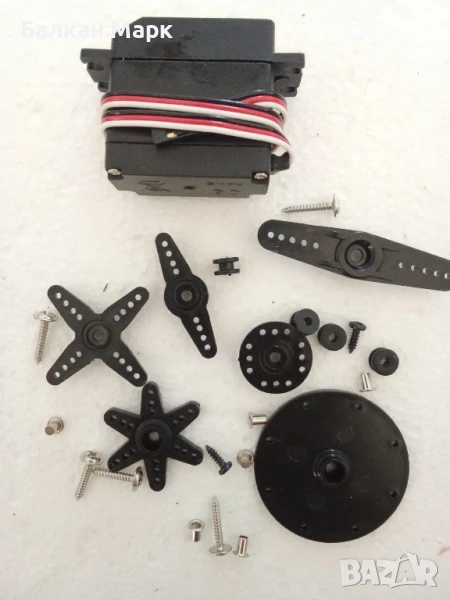 НОВ серво мотор SM-S4303R – непрекъснато въртене (360° Continuous Rotation, снимка 1