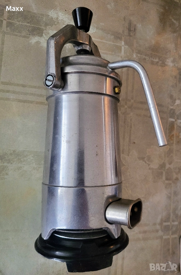 Продавам кубинска кафеварка от 1960-те, снимка 1
