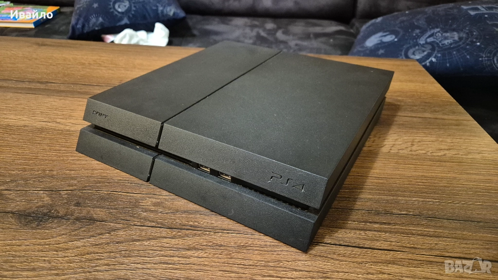 Playstation 4 Slim 1TB конзола с два dualshock 4 контролера, снимка 1