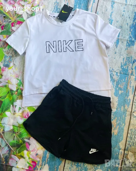 Дамски екип Nike тениска къси панталони, снимка 1
