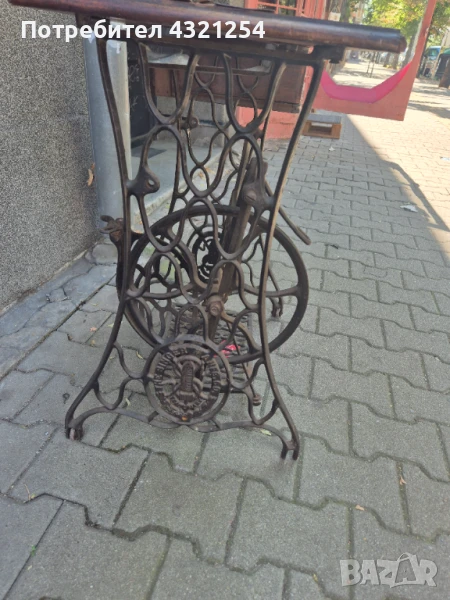 Крака от шевна машина Singer, снимка 1