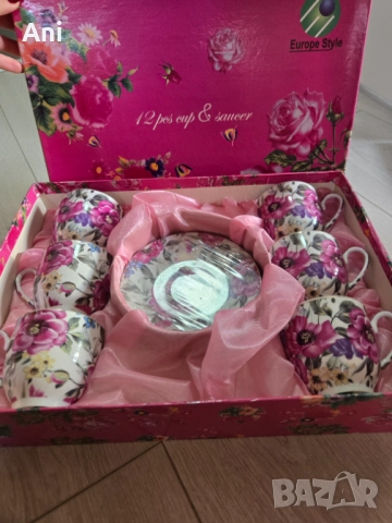 Цветен сервиз за кафе с цветя + кутия