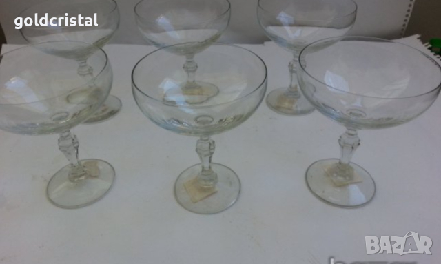 Стари стъклени чаши 