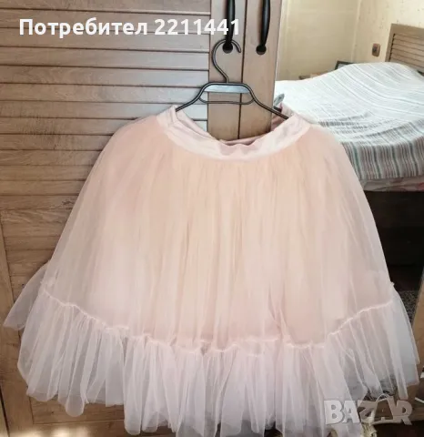 Официална пола от тюл, снимка 1