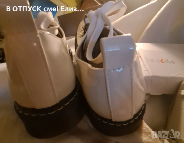 Обувки тип DrMartens лачени бели лак, снимка 3 - Дамски ежедневни обувки - 51772236