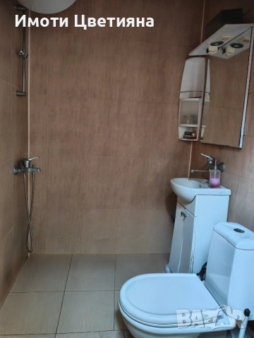 Триетажна къща в Нова Загора, снимка 9 - Къщи - 53654191