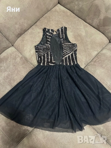 Рокля с полу-отворен гръб, размер S, снимка 2 - Рокли - 51720800