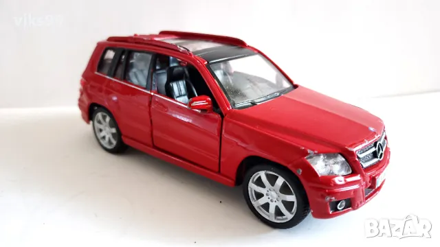 Bburago Mercedes-Benz GLK-Class 350 Мащаб 1:32, снимка 6 - Колекции - 47129103