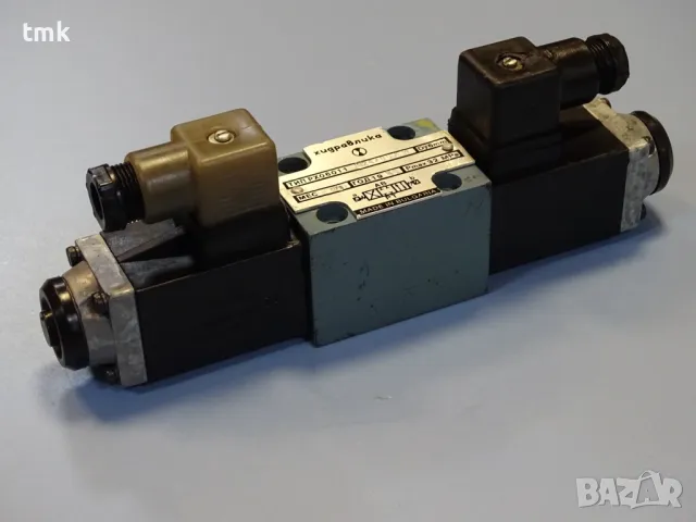 Хидравличен разпределител "Хидравлика" тип РХ 06011 320Bar 24VDC hidraulic solenoid valve, снимка 1 - Резервни части за машини - 48691782