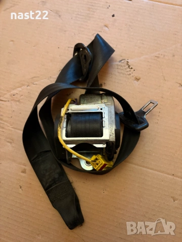 Колан преден ляв Фолксваген Голф 5-2 врати 1.6 бензин, снимка 3 - Части - 53526367