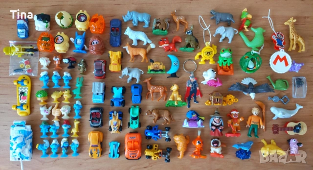 Колекция от 90 мини играчки – стикита, шоколадови яйца, колички и др.