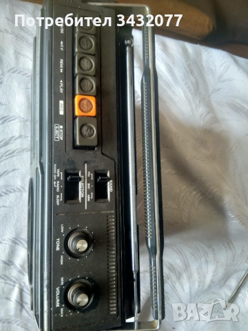 Радио касетофон Хитачи, снимка 2 - Радиокасетофони, транзистори - 53924629