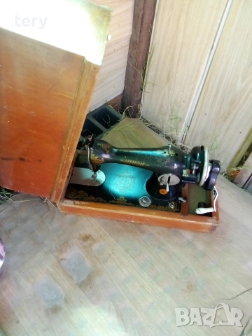 Продавам стара шевна руска Варна Център , снимка 2 - Антикварни и старинни предмети - 52667915