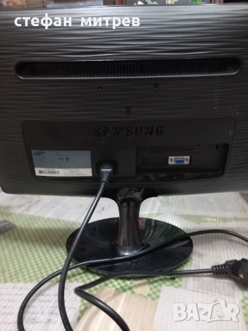 монитор за настолен компютър, снимка 2 - За дома - 51812252