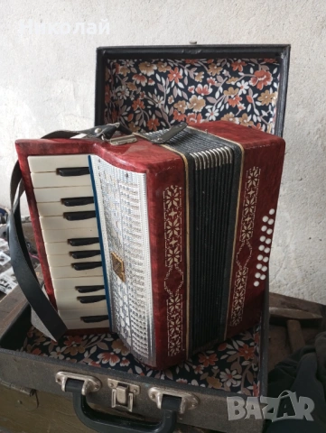 Детски акордеон от СССР , снимка 3 - Антикварни и старинни предмети - 53368781