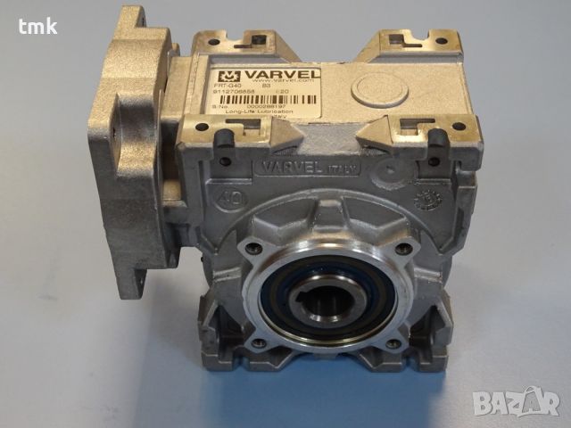 Редуктор червячен VARVEL FRT-G40 worm gear reducer 1:20, снимка 3 - Резервни части за машини - 45337567