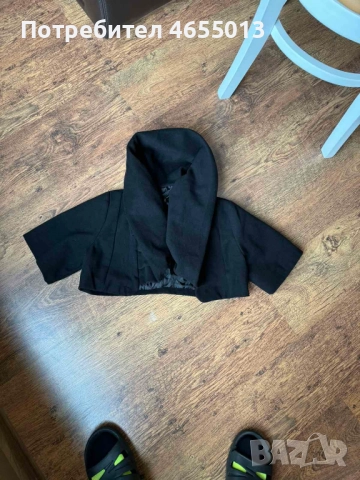 ПОДАРЯВАМ Супер готино и естравагантно черно дамско , снимка 4 - Якета - 52461232