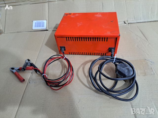 Зарядно за алумулатор 12 V 8 Amp, снимка 3 - Други машини и части - 45554167