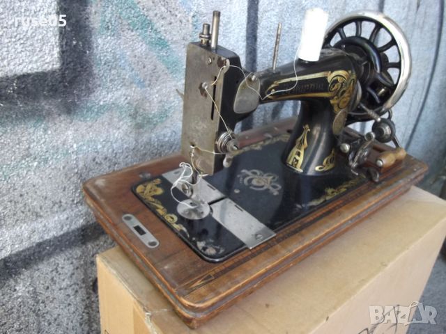 Шевна машина "Britannia" ръчна стара работеща, снимка 3 - Антикварни и старинни предмети - 45494458