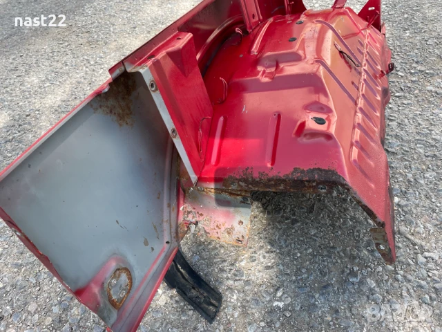 Преден ляв калник Сузуки Самурай, снимка 2 - Части - 50725264