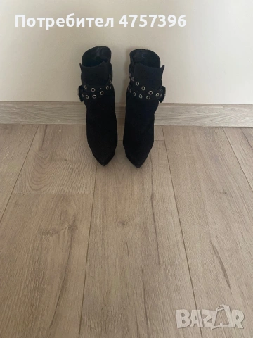 Оригинални Saint Laurent, снимка 11 - Дамски боти - 53741625