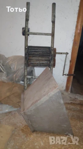 Мелачка за грозде ръчна 2 вала, снимка 1