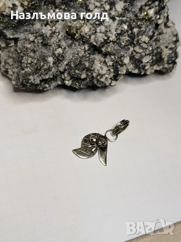 Сребърен дамски медальон ръчна изработка , снимка 2 - Колиета, медальони, синджири - 51633396