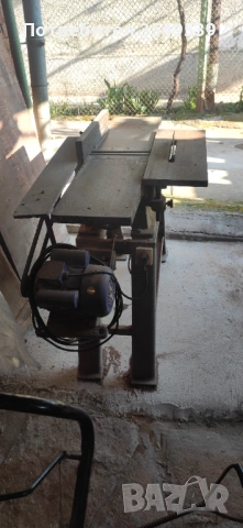 Продавам абрихт циркуляр перфектно състояние монофазен с нов електромотор