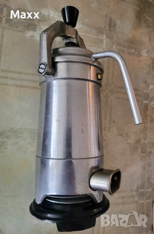 Продавам кубинска кафеварка от 1960-те