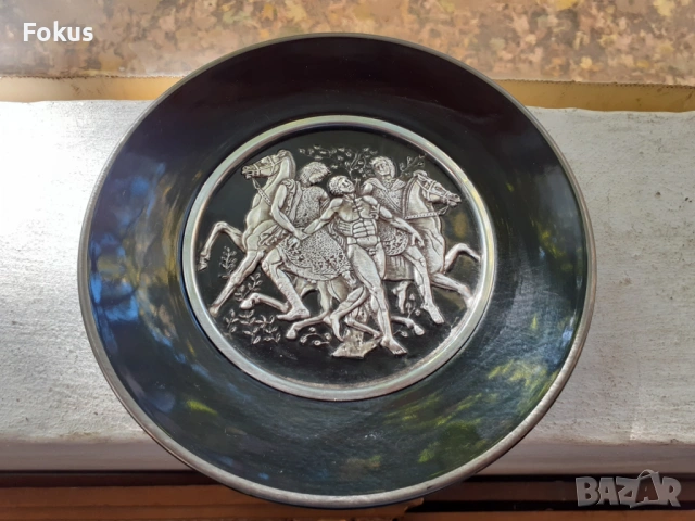 Стар порцелан колекционерска чиния HALANDRI GREECE