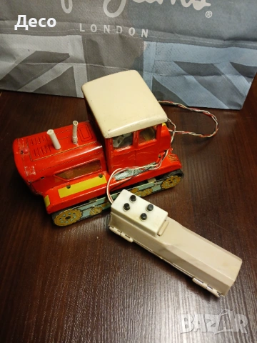 Стара китайска играчка трактор., снимка 2 - Колекции - 53681667