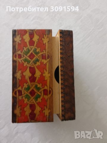 Стара дървена пирографирана кутия, снимка 1 - Други ценни предмети - 45657170