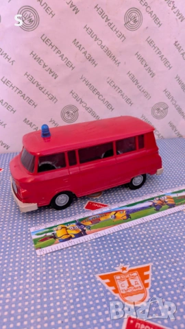 Стара играчка баркас 