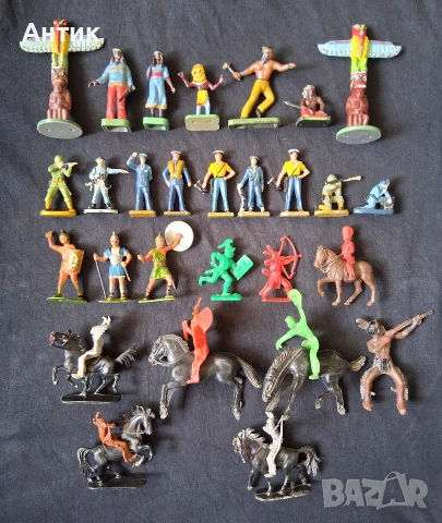 Лот Стари Фигурки Играчки Индианци Моряци Войници от Соца