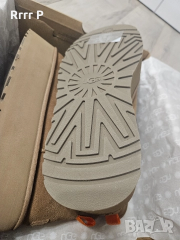 UGG - Велурени зимни боти Classic Mini Dipper Бежов цвят, снимка 3 - Дамски боти - 52915382