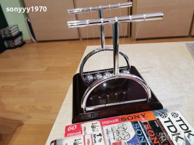 Люлката на Нютон-18х18х15см-стоманени топчета 1501261052, снимка 6 - Колекции - 53106282