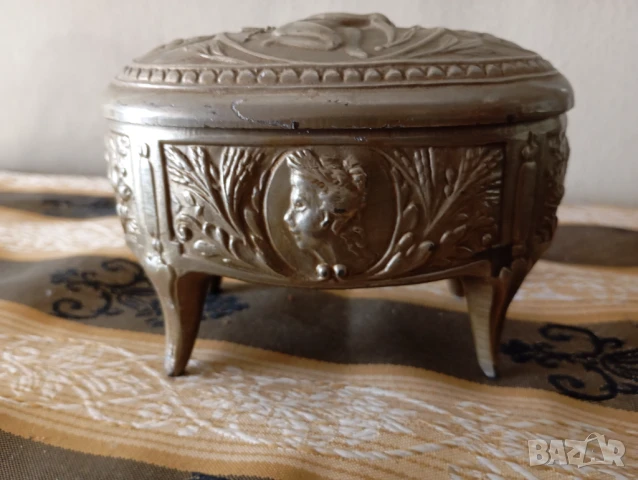 Кутия за бижута арт деко