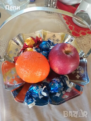 Метален поднос, снимка 2 - Аксесоари за кухня - 54220267