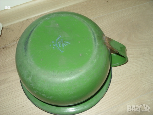 Емайлирано старо гърне, снимка 2 - Антикварни и старинни предмети - 51950645
