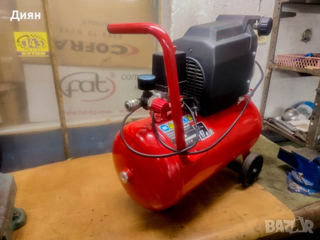 Маслен компресор Einhell, снимка 3 - Компресори - 53610838