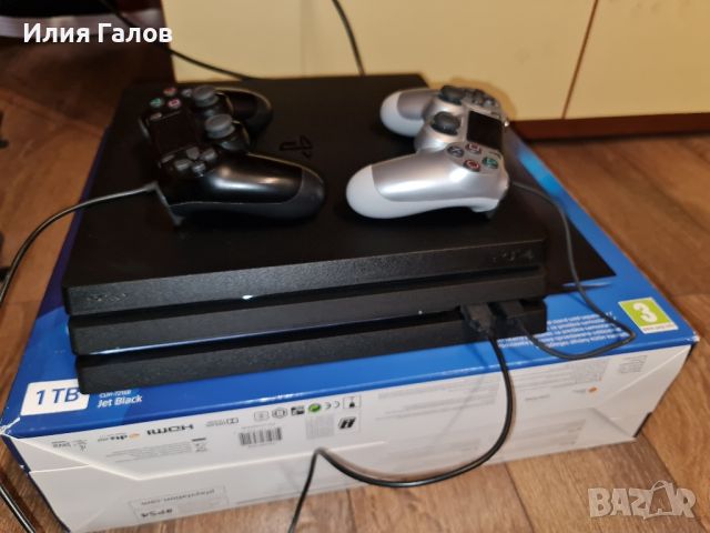 PlayStation 4 PRO 1TB и два оригинални джойстика , снимка 1 - PlayStation конзоли - 45539311