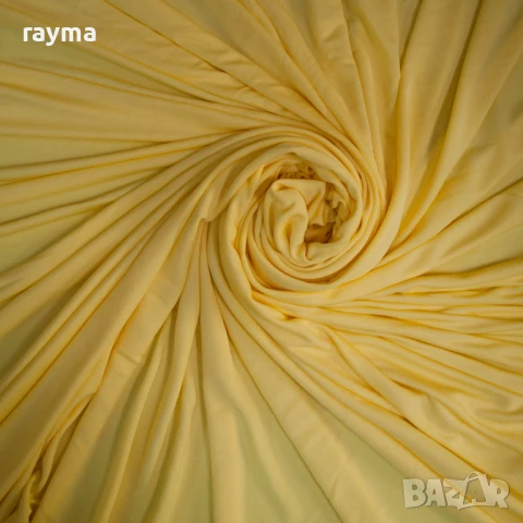 Плат италианско  жълто вискозно жарсе, снимка 2 - Рокли - 51117486