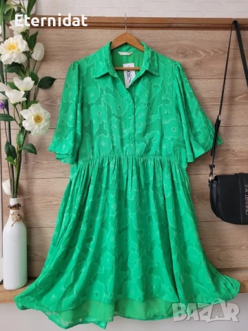 Зелена разкроена рокля 