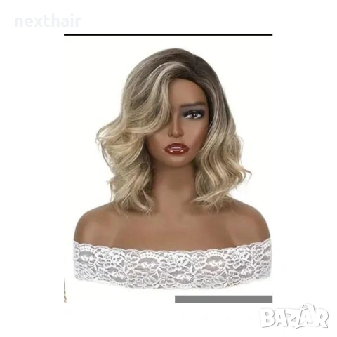 Модерна пепеляво руса перука с тъмни корени - чуплива, асиметрична прическа