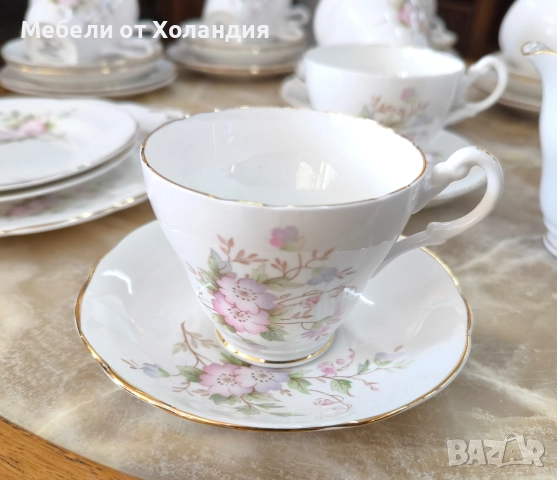 Сервиз за кафе/чай от костен порцелан Royal Stuart, снимка 2 - Сервизи - 52813819