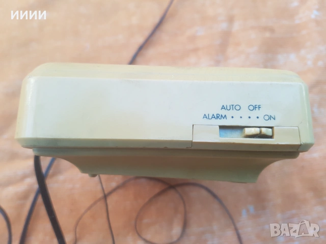 Радио часовник будилник с лампа и аларма BOSS, снимка 7 - Радиокасетофони, транзистори - 53447145