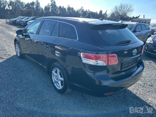 Toyota Avensis Бензин, снимка 9 - Автомобили и джипове - 52393202