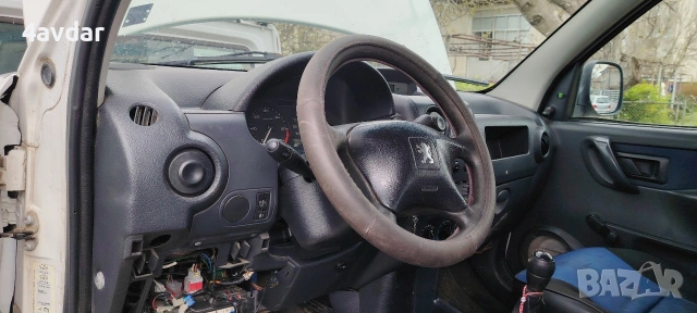 Пежо Партнер 1.9 D 69 к, снимка 10 - Автомобили и джипове - 54165914